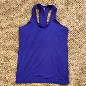 ATHLETA Momentum Seamless workout tank.   Purple/blue Size S(e23)